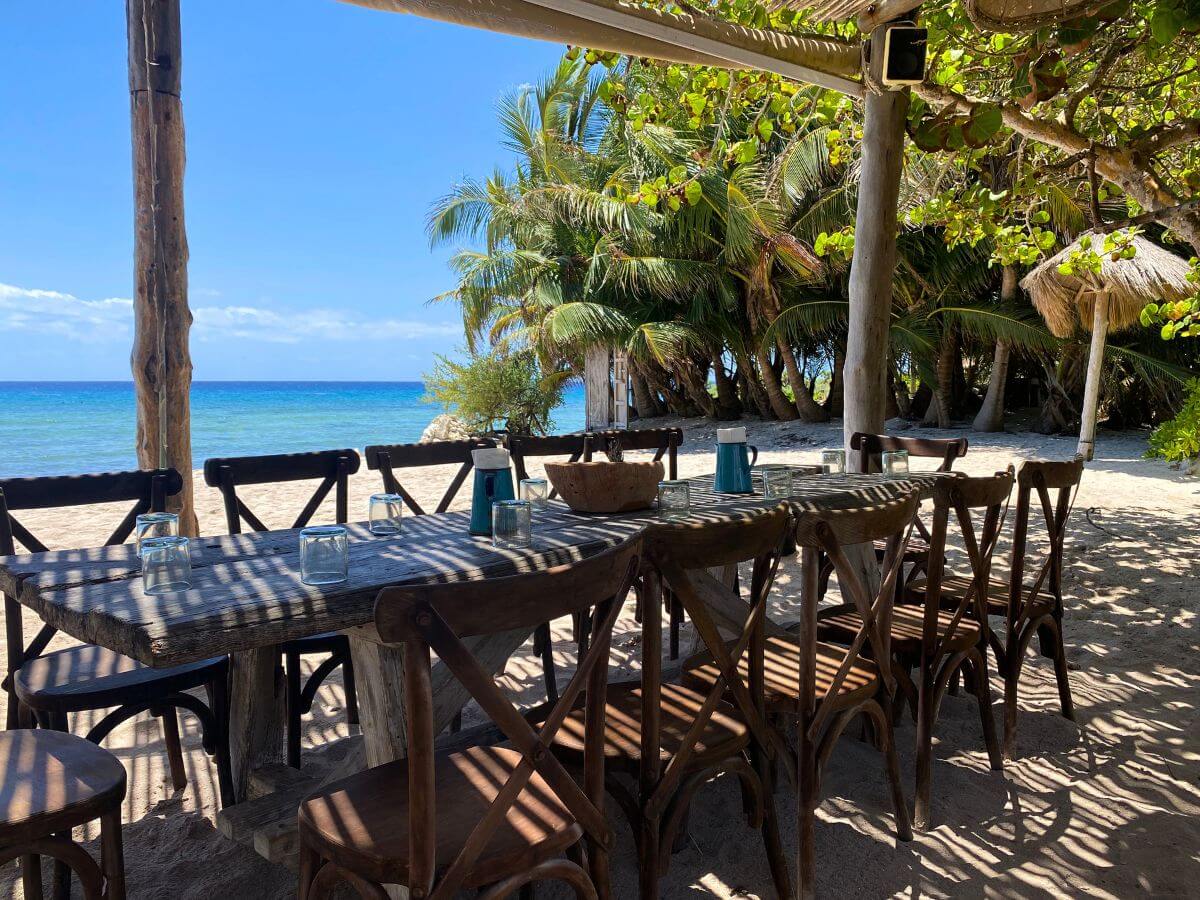 Outdoor dining at Punta Venado Beach Club 