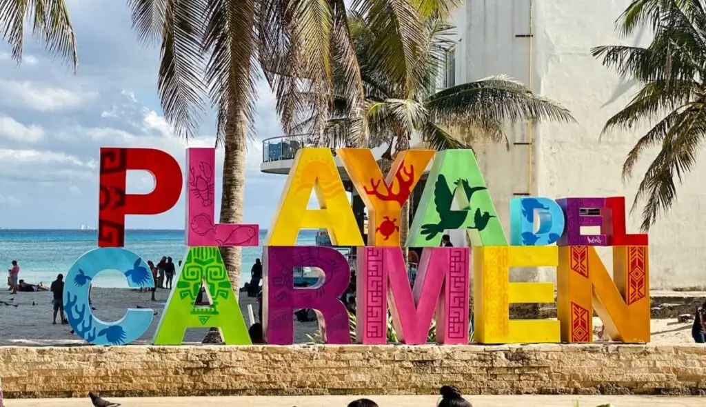 playa del carmen sign