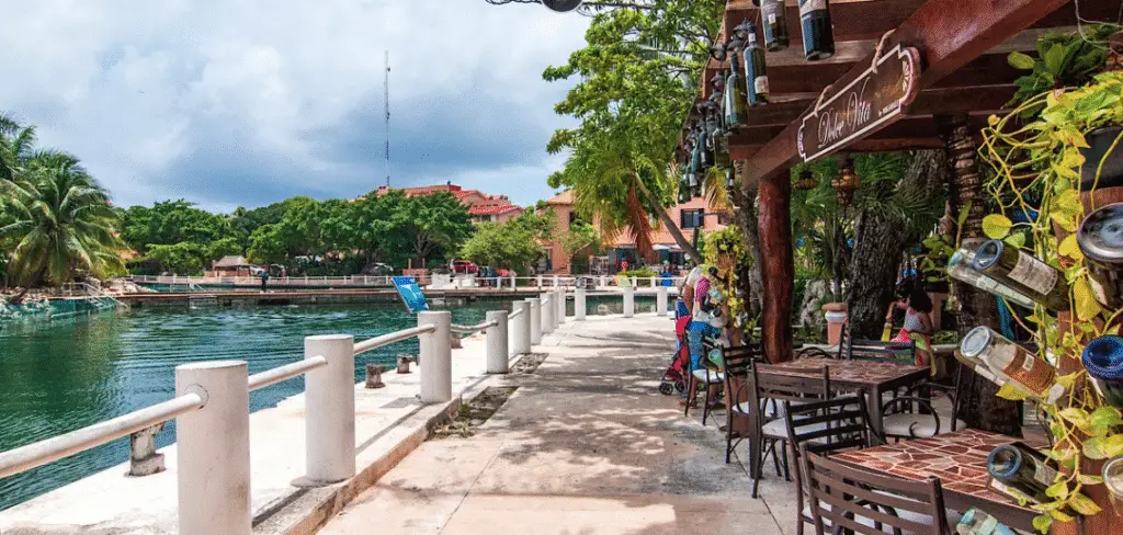 Access to Puerto Aventuras: Changes Spark Mixed Reactions 2 puerto aventuras restaurants on the marina