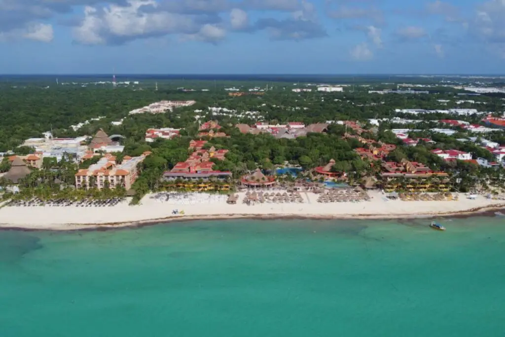 beach access in playacar